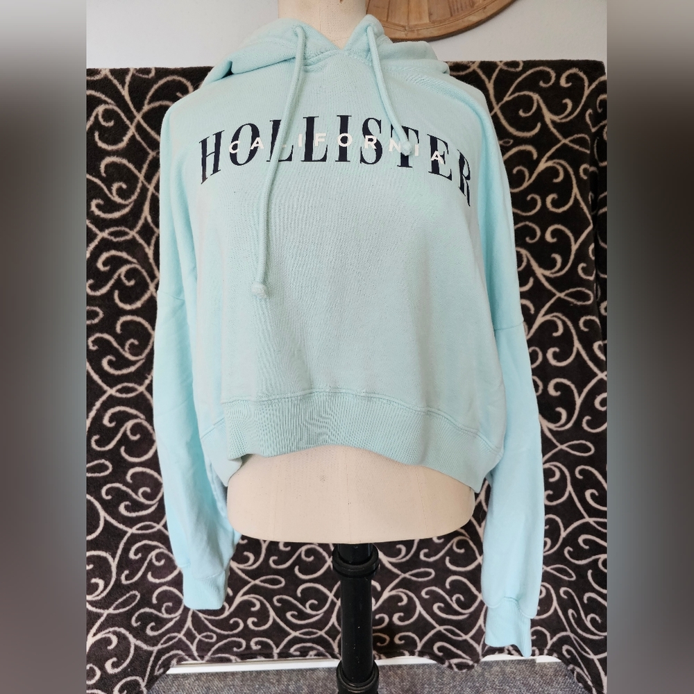 Hollister Cropped Sweatshirt